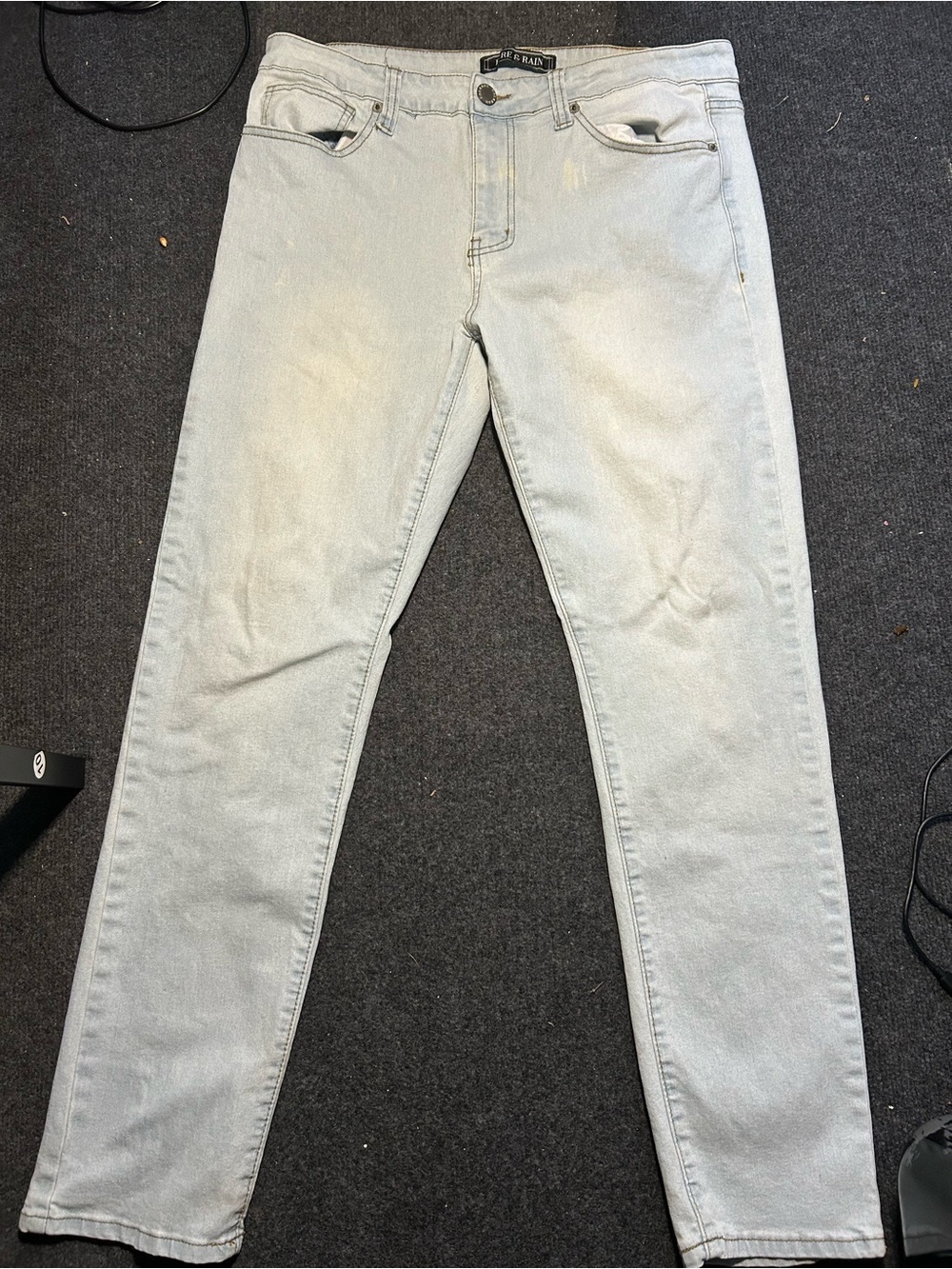Men's Light Wash Jeans - Slim Fit